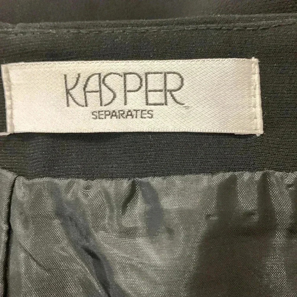 Kasper Black Skirt, Fully Lined,  Side Zipper, Wrinkle Free Fabric Size 6 - Picture 5 of 6